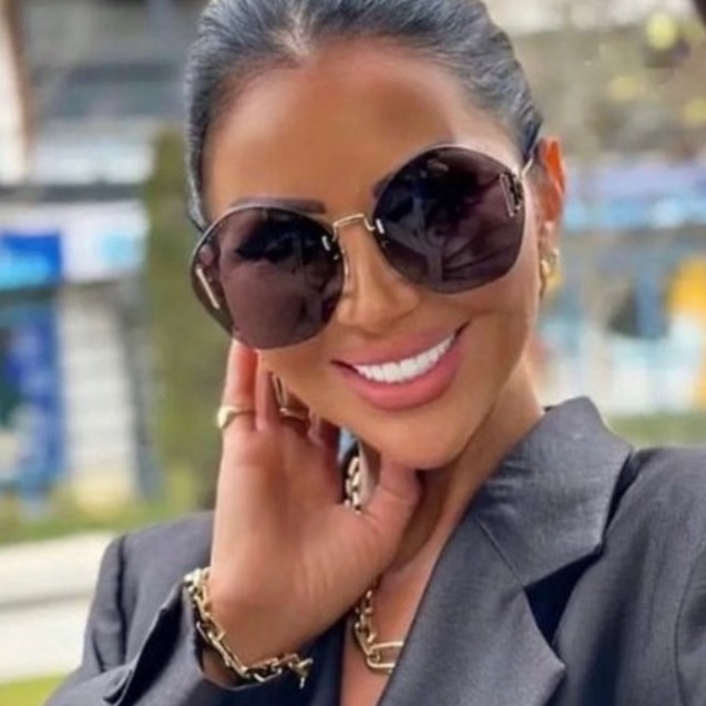 New Gucci Women Grey Sunglasses